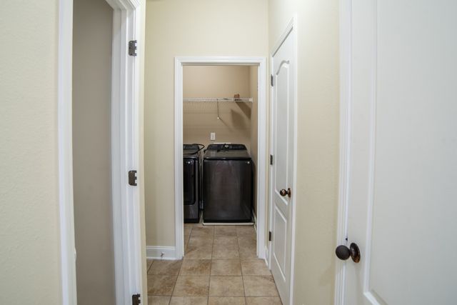 950 Willow Cir, Clarksville, TN 37043