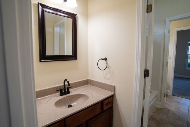 950 Willow Cir, Clarksville, TN 37043