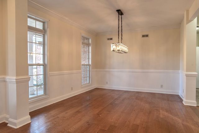 950 Willow Cir, Clarksville, TN 37043