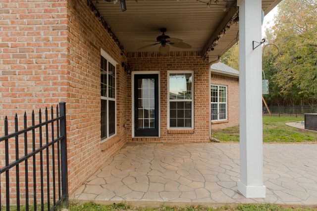 950 Willow Cir, Clarksville, TN 37043