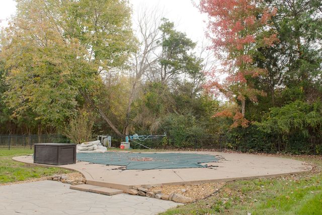 950 Willow Cir, Clarksville, TN 37043