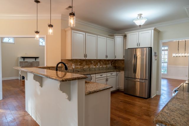 950 Willow Cir, Clarksville, TN 37043