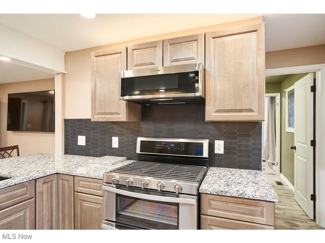 199 Elizabeth Street, Mogadore, OH 44260