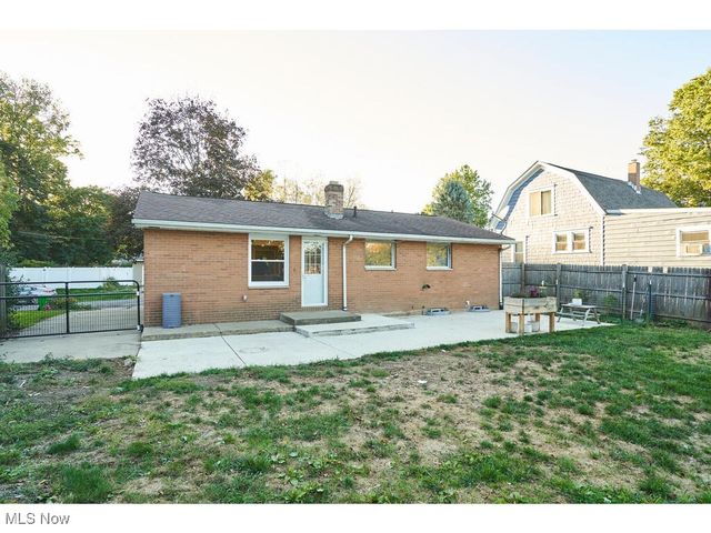 199 Elizabeth Street, Mogadore, OH 44260