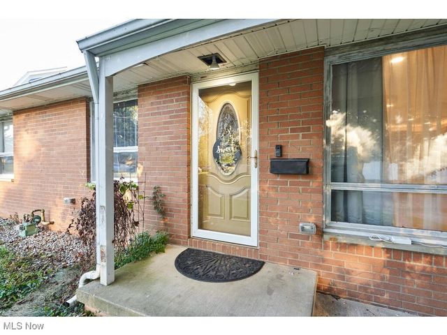 199 Elizabeth Street, Mogadore, OH 44260