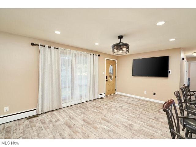 199 Elizabeth Street, Mogadore, OH 44260