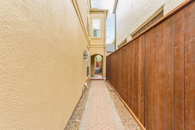 2504 Park Street B, Houston, TX 77019