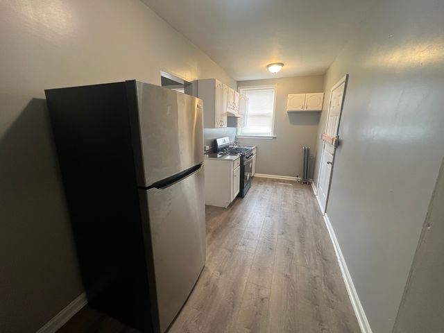 239 E 108th Street 1, Chicago, IL 60628