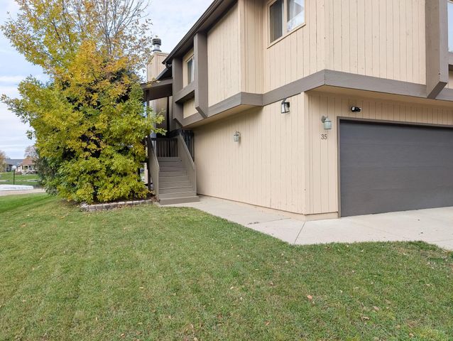 35 FREMONT Drive S, Fargo, ND 58103