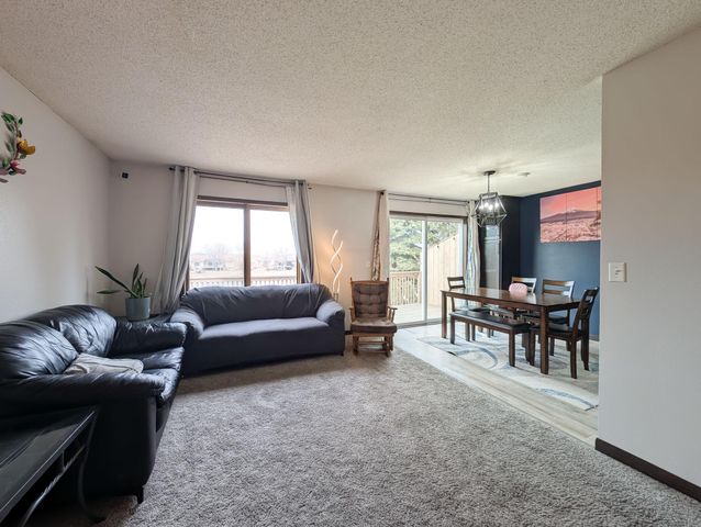 35 FREMONT Drive S, Fargo, ND 58103