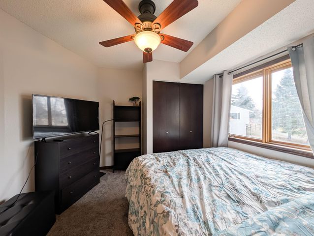 35 FREMONT Drive S, Fargo, ND 58103