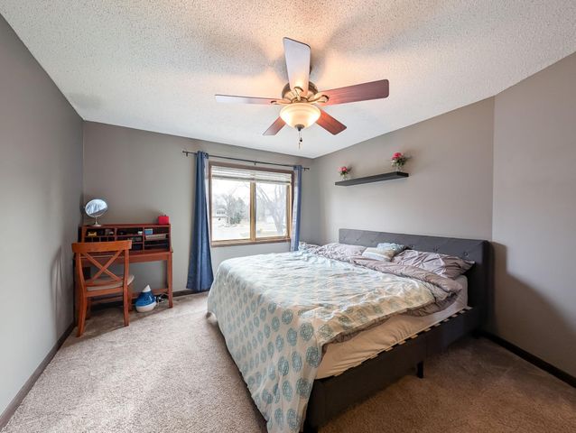 35 FREMONT Drive S, Fargo, ND 58103