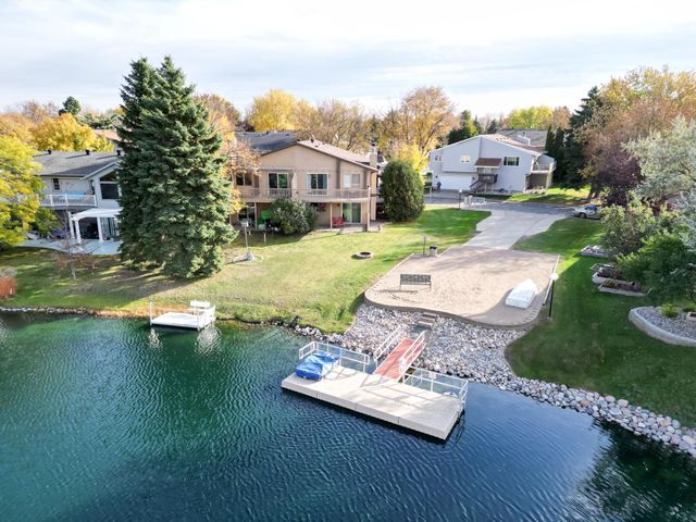 35 FREMONT Drive S, Fargo, ND 58103