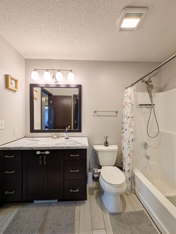 35 FREMONT Drive S, Fargo, ND 58103