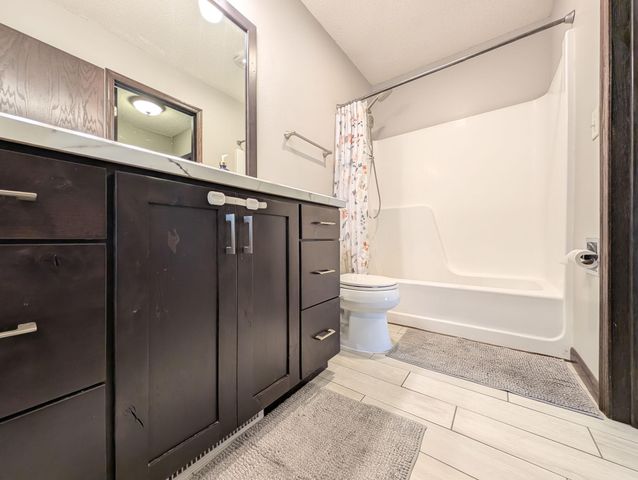 35 FREMONT Drive S, Fargo, ND 58103