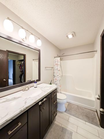 35 FREMONT Drive S, Fargo, ND 58103