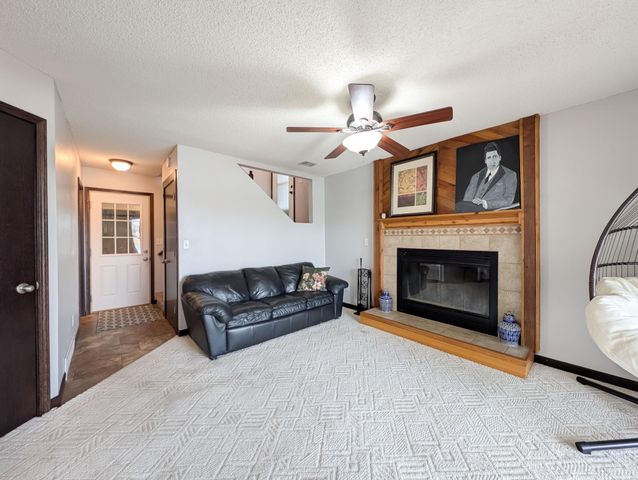 35 FREMONT Drive S, Fargo, ND 58103