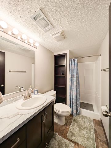 35 FREMONT Drive S, Fargo, ND 58103