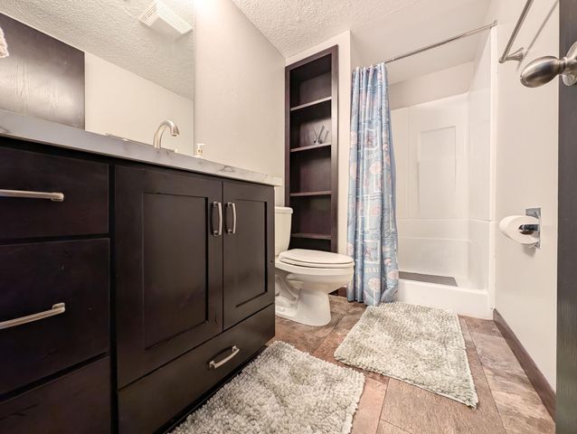 35 FREMONT Drive S, Fargo, ND 58103