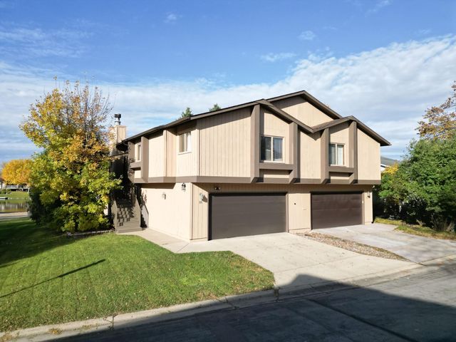 35 FREMONT Drive S, Fargo, ND 58103