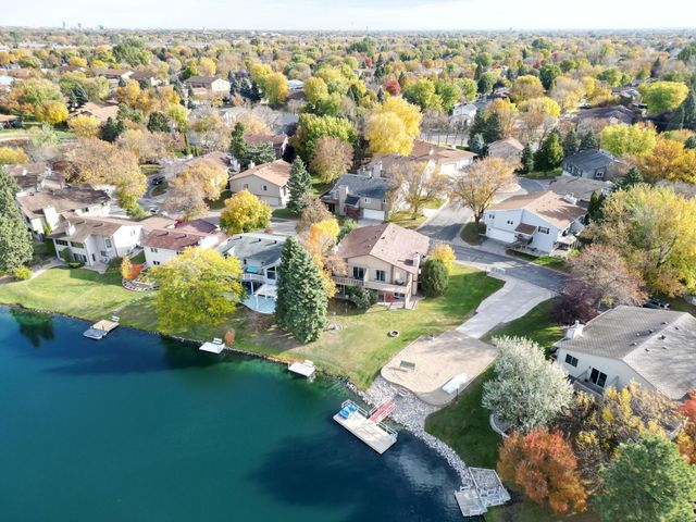 35 FREMONT Drive S, Fargo, ND 58103