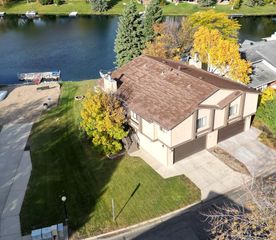 35 FREMONT Drive S, Fargo, ND 58103