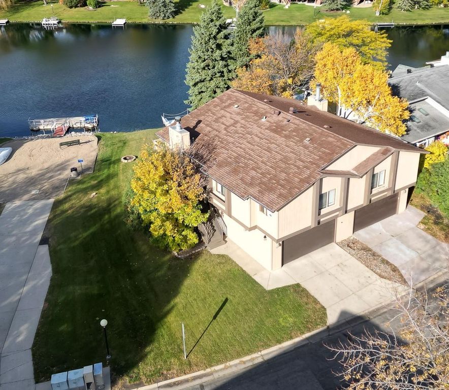 35 FREMONT Drive S, Fargo, ND 58103