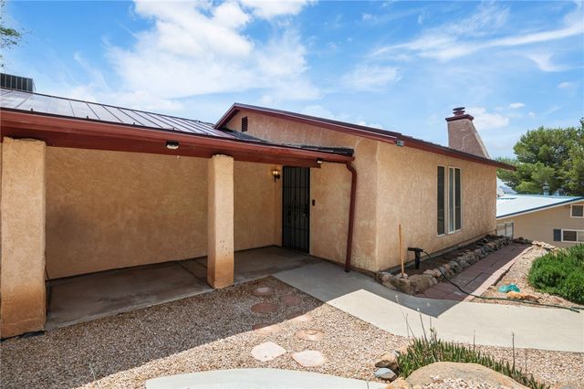 3300 W Chea Drive, Golden Valley, AZ 86413