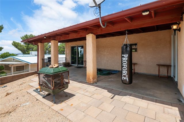 3300 W Chea Drive, Golden Valley, AZ 86413