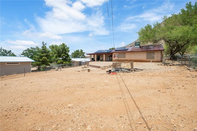 3300 W Chea Drive, Golden Valley, AZ 86413