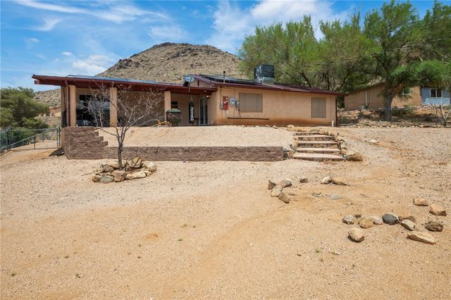 3300 W Chea Drive, Golden Valley, AZ 86413