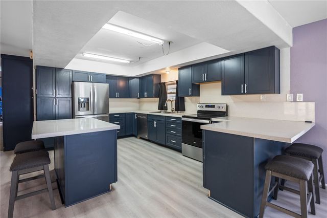 3300 W Chea Drive, Golden Valley, AZ 86413