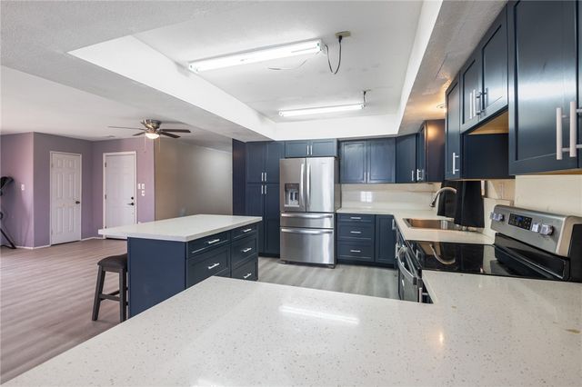 3300 W Chea Drive, Golden Valley, AZ 86413