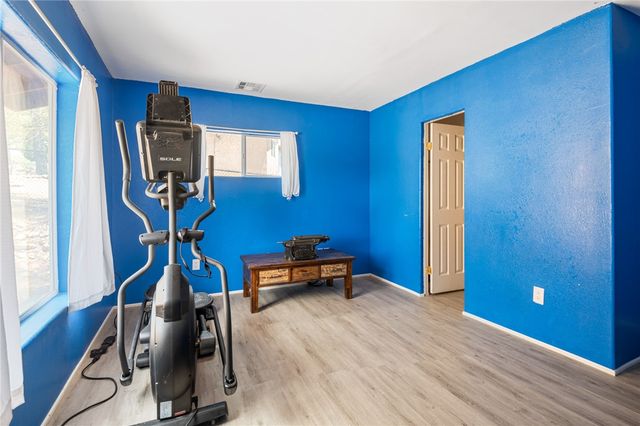 3300 W Chea Drive, Golden Valley, AZ 86413