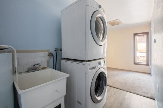 3300 W Chea Drive, Golden Valley, AZ 86413