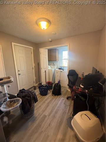 457 20th Street, Dunbar, WV 25064