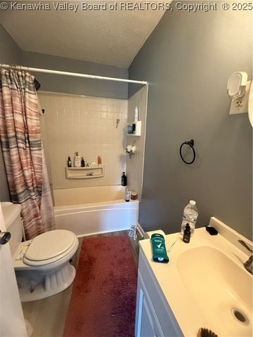 457 20th Street, Dunbar, WV 25064