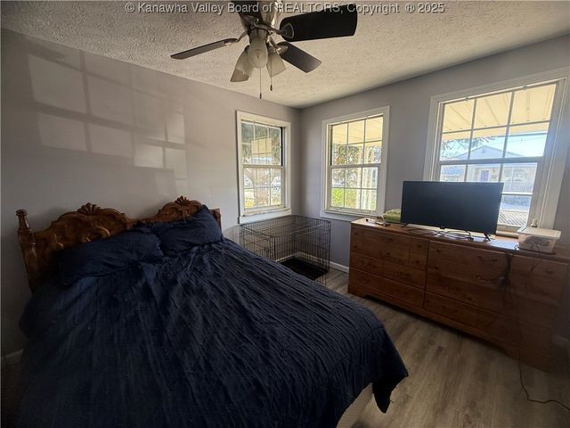 457 20th Street, Dunbar, WV 25064