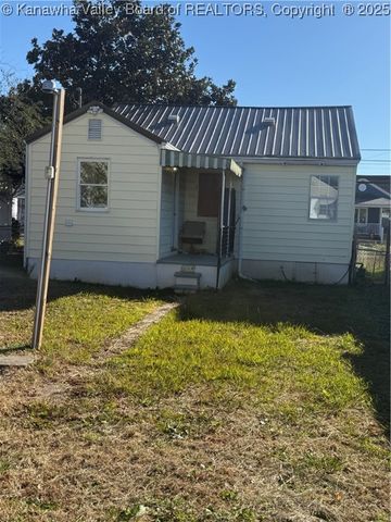 457 20th Street, Dunbar, WV 25064