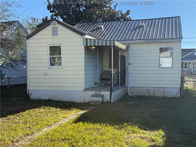 457 20th Street, Dunbar, WV 25064