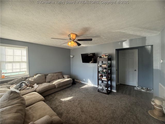 457 20th Street, Dunbar, WV 25064