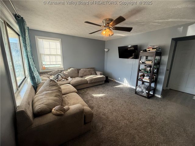 457 20th Street, Dunbar, WV 25064