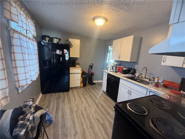 457 20th Street, Dunbar, WV 25064