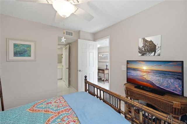 4987 Pepper CIR 107, Naples, FL 34113