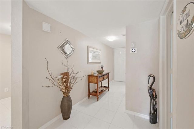 4987 Pepper CIR 107, Naples, FL 34113