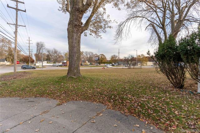 37433 Beechwood Street, Westland, MI 48185