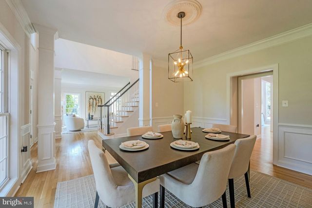 17301 ROUNDMONT PL, Round Hill, VA 20141
