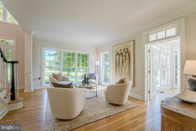 17301 ROUNDMONT PL, Round Hill, VA 20141