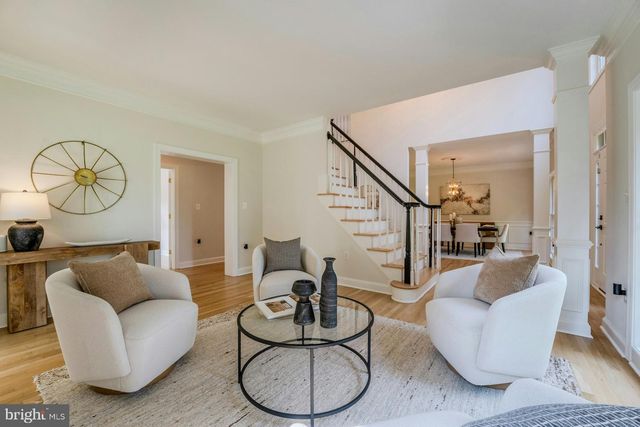 17301 ROUNDMONT PL, Round Hill, VA 20141