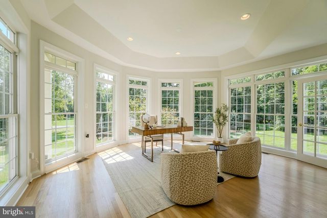17301 ROUNDMONT PL, Round Hill, VA 20141